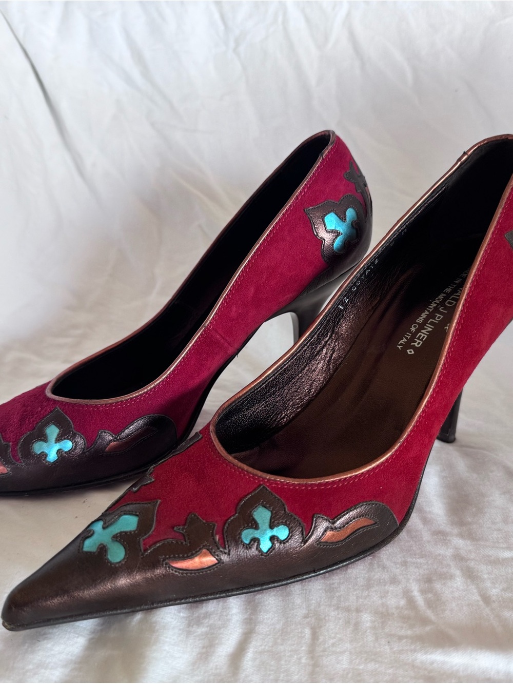 Couture Donald J. Pliner Cayote  9 M Burgundy Suede Pumps with Teal Accents EUC